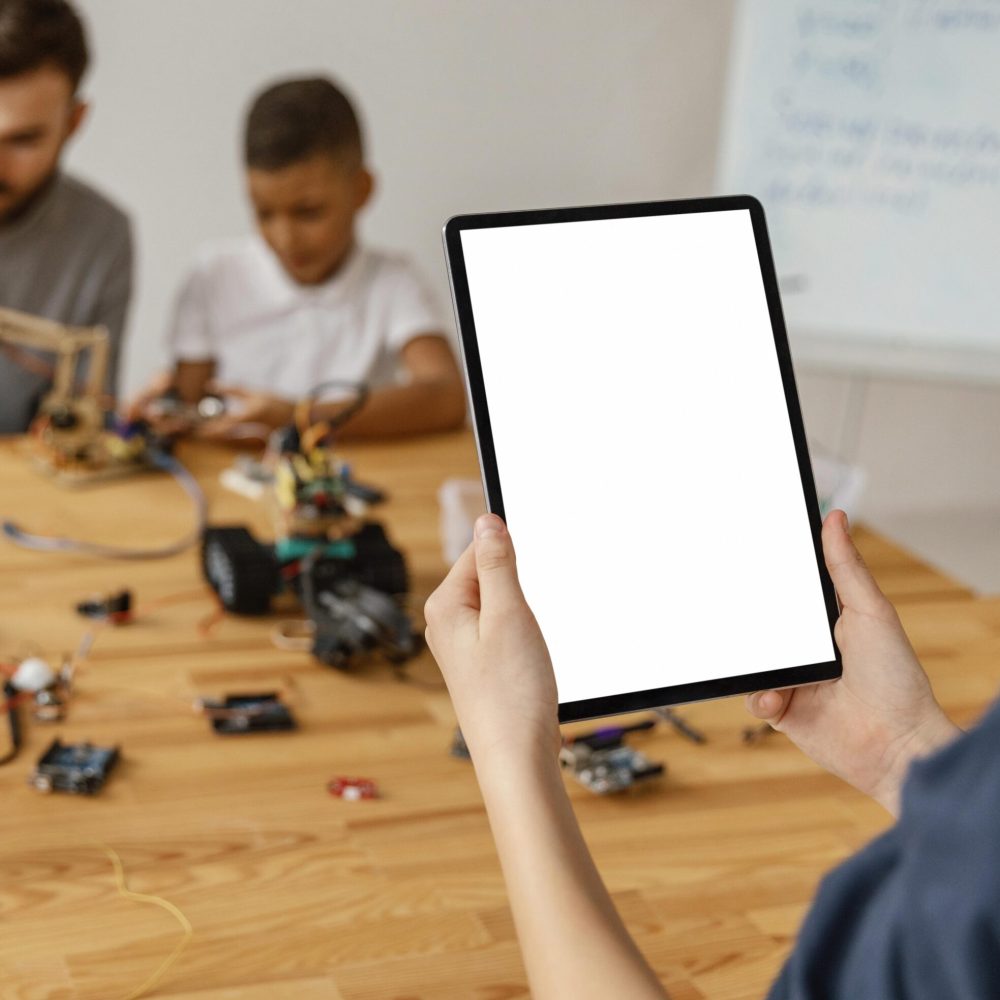 close-up-child-with-tablet